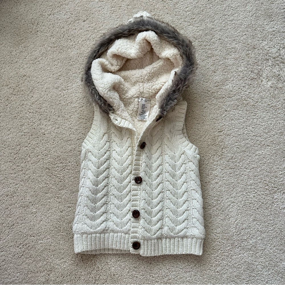 NWOT 2T Cable Knit button up hooded vest